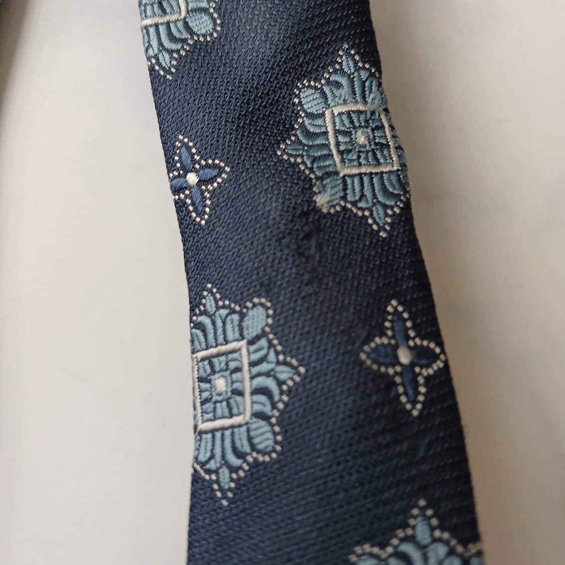 아쿠아스큐텀 실크 자카드 패턴 넥타이 9.6cm A등급 A19772
 상품이미지7