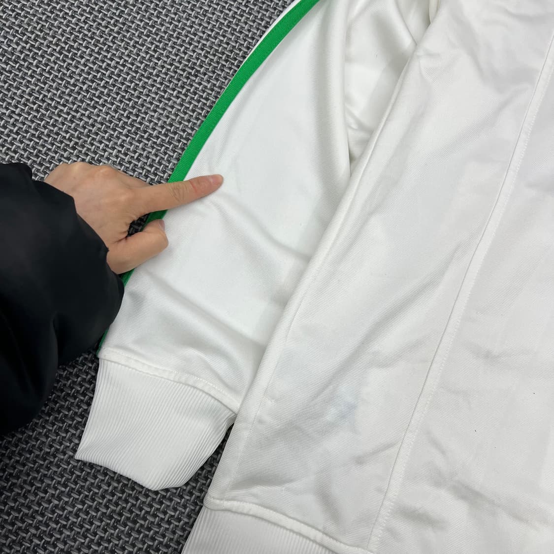 착샷O 아디다스 흰초 져지 상품이미지4