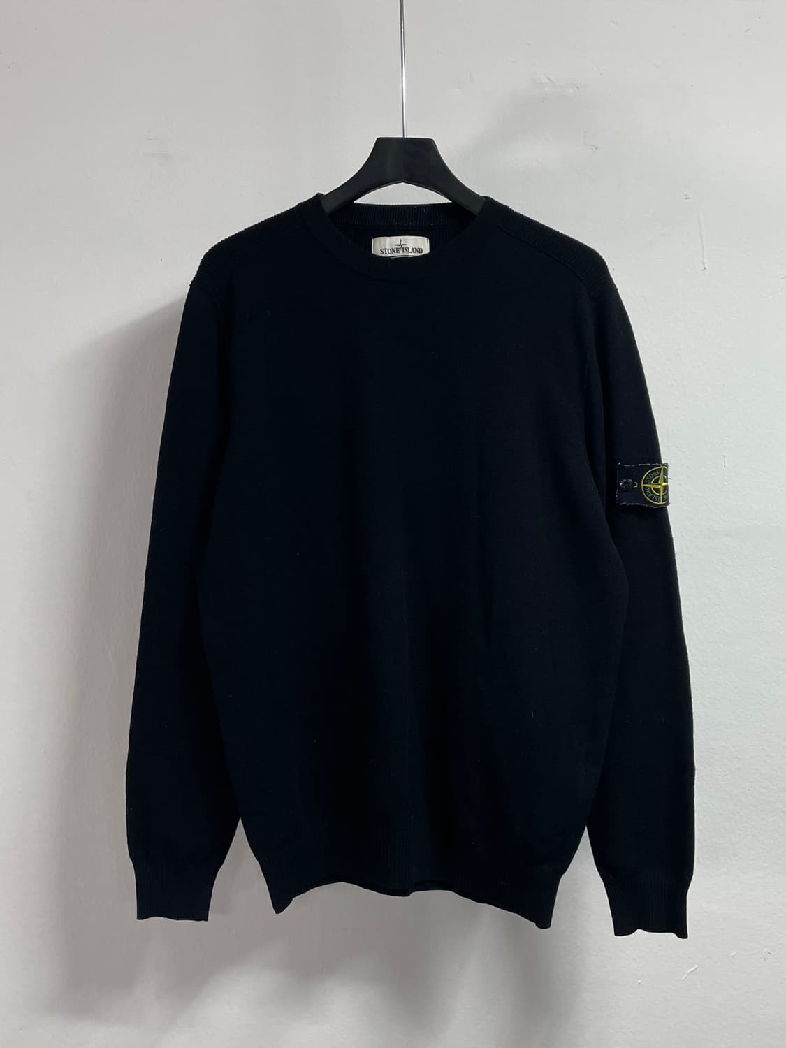 스톤아일랜드 와펜 울 라운드 니트 (on.540) 상품이미지1