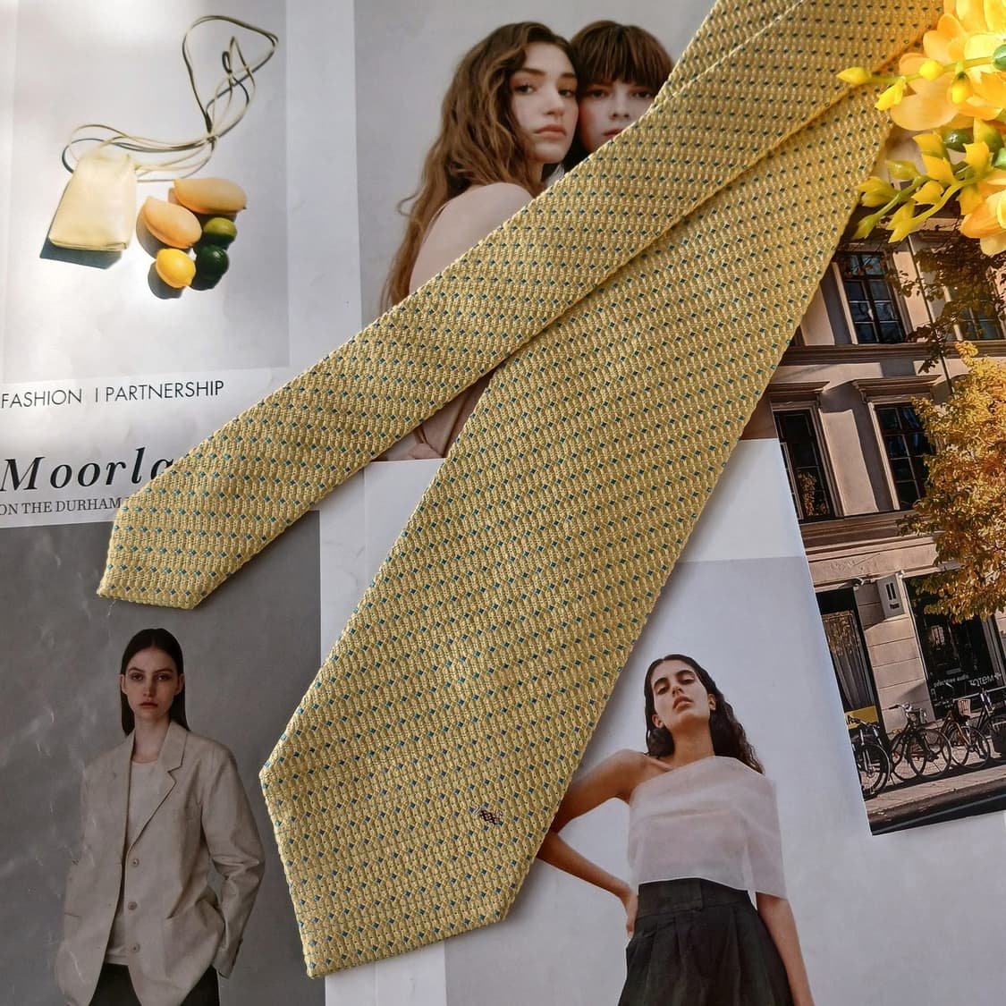 닥스 실크 옐로 도트 자카드 넥타이 8.8cm A+등급 A18932
 상품이미지3