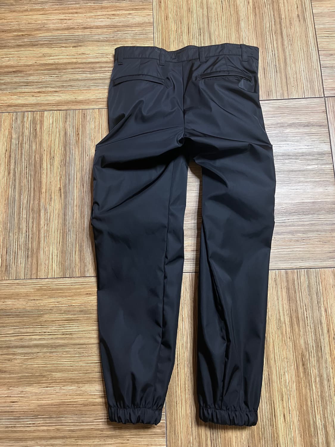 프라다 리나일론 조거 팬츠 블랙 48 상품이미지2