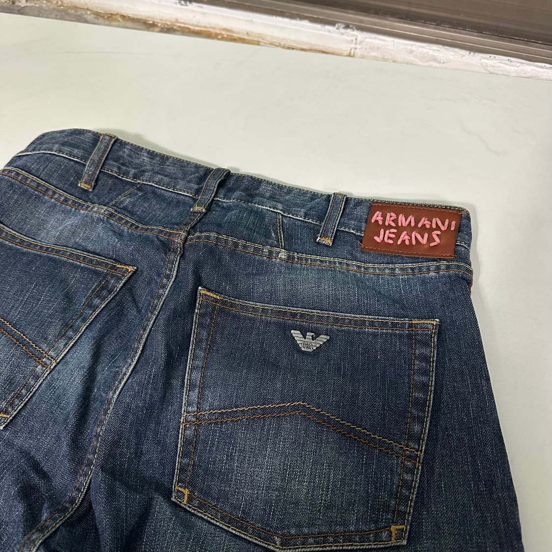 L 33 알마니 진스 스트레이트핏 중청워시드 데님팬츠 상품이미지1