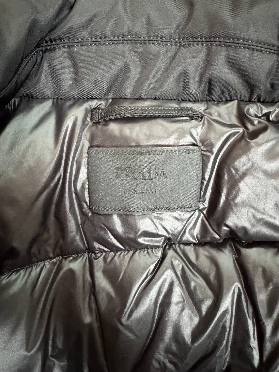 프라다 리나일론 크롭 패딩 자켓 M 상품이미지4