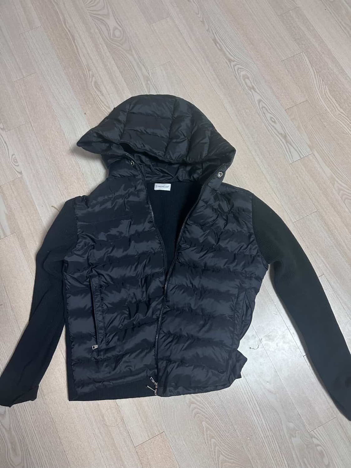 몽클레어 후드니트패딩 상품이미지1