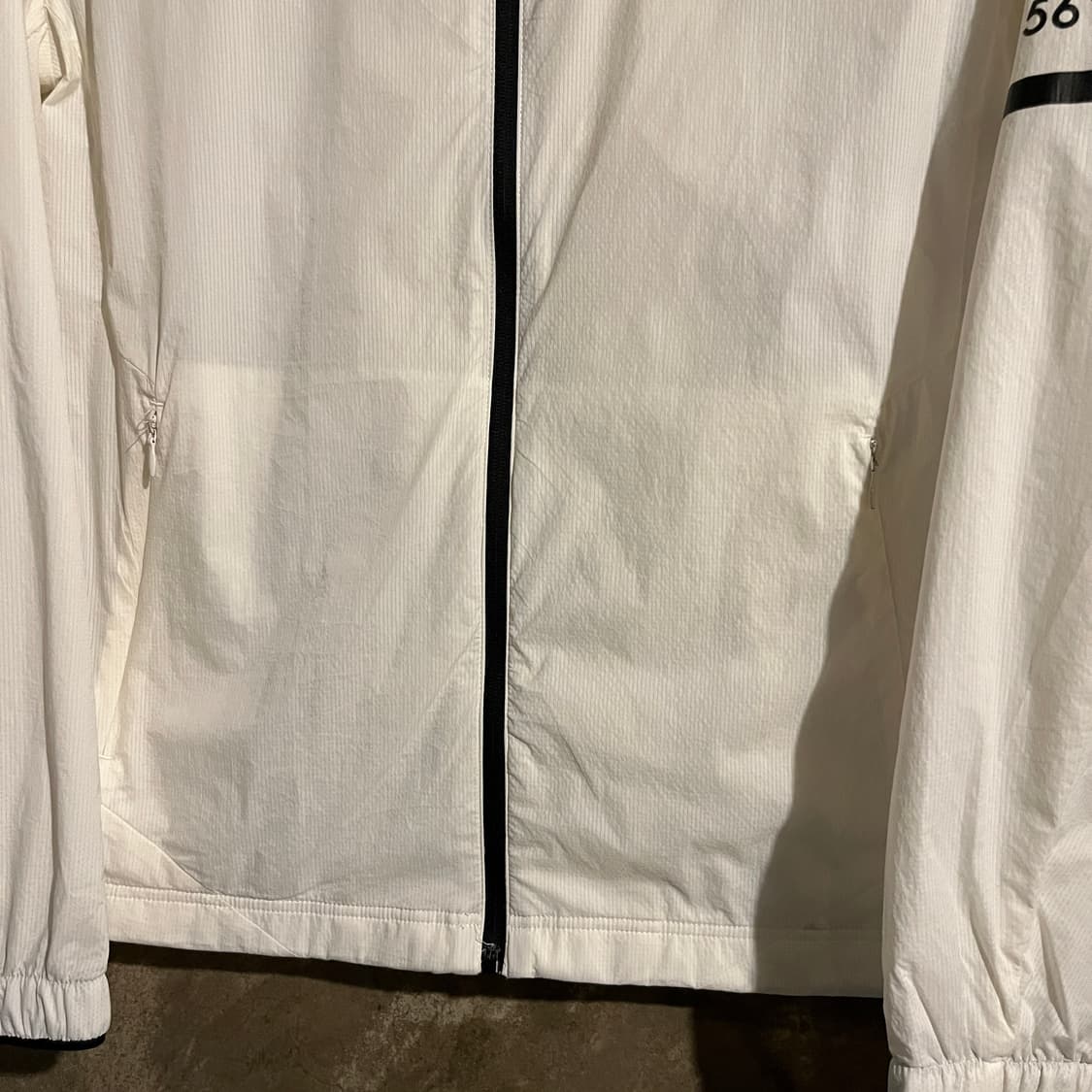 헤지스 바람막이 자켓 상품이미지3