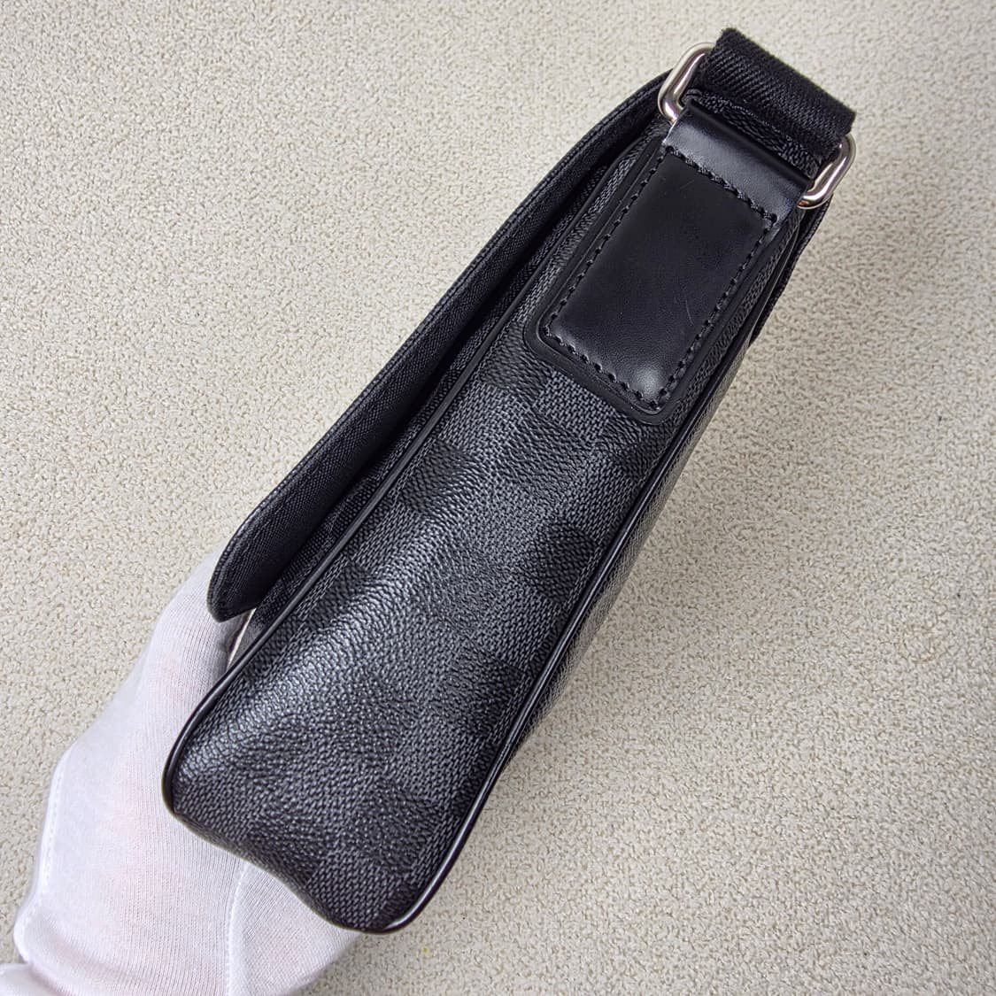 루이비통 크로스백 디스트릭트 pm  상품이미지5