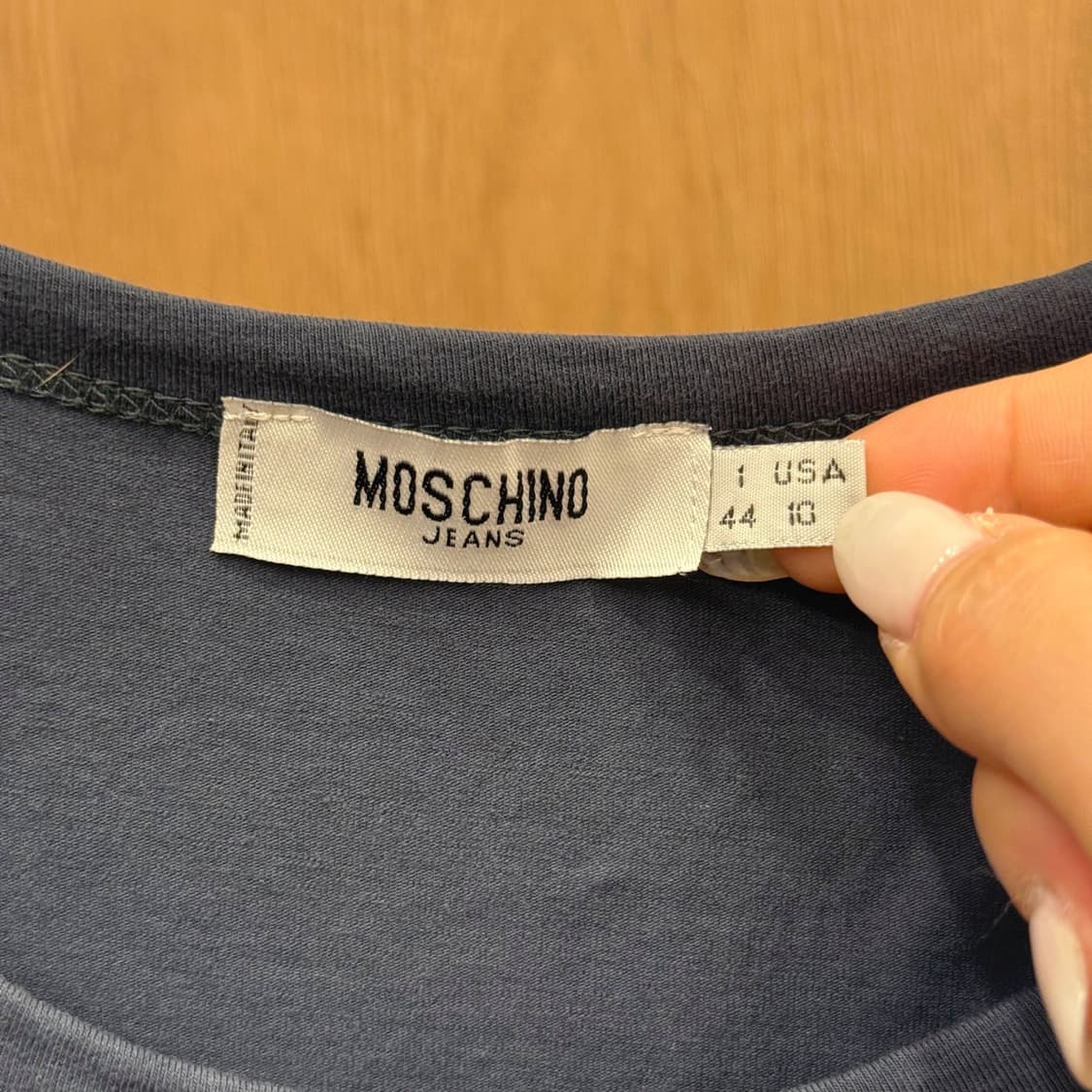 모스키노 진스 반팔 티셔츠 스터드 로고 체인백 프린팅 디테일 차콜 상품이미지7