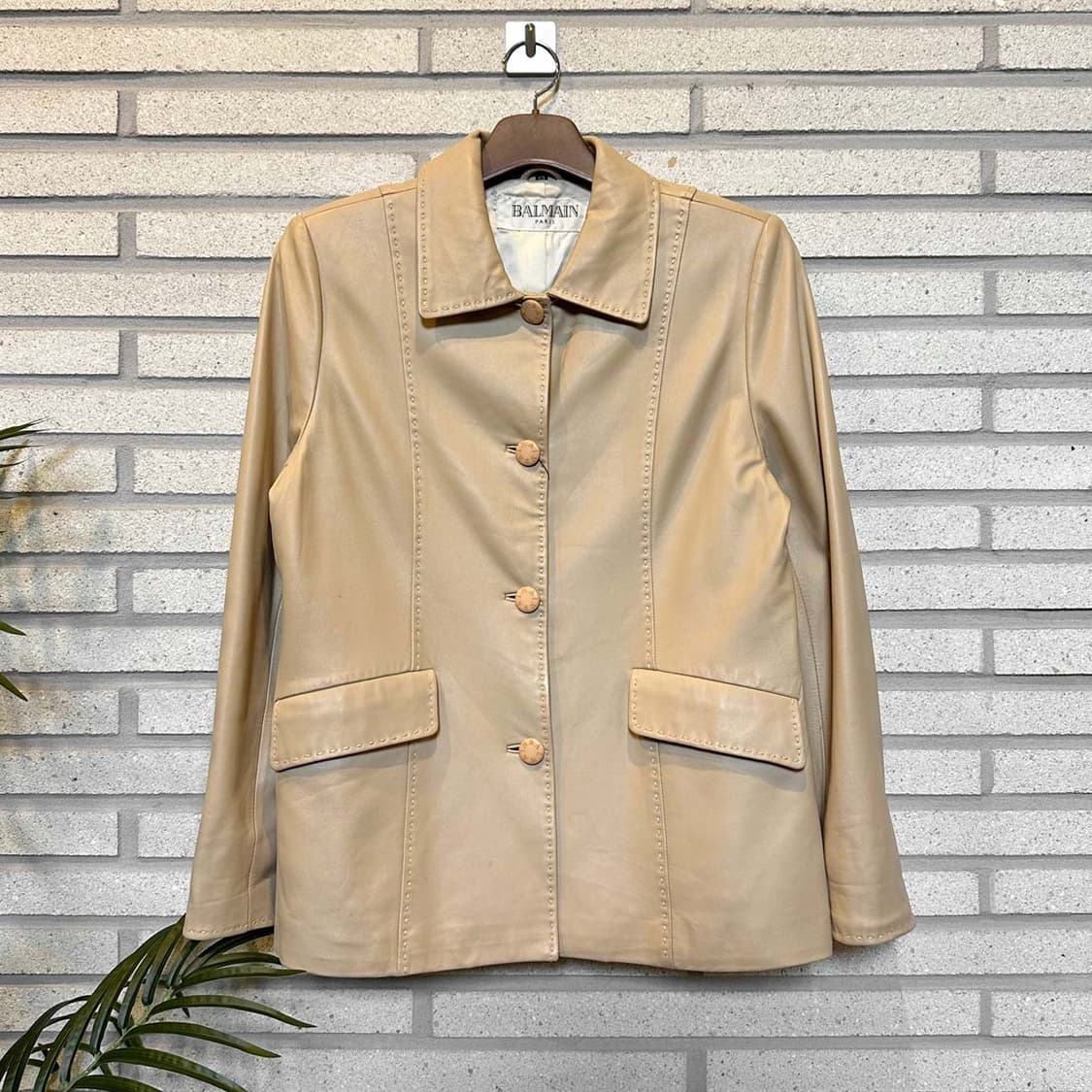 BALMAIN 발망 램스킨 레더 자켓 스티지 자수 플랩포켓 디테일 베이지 상품이미지1