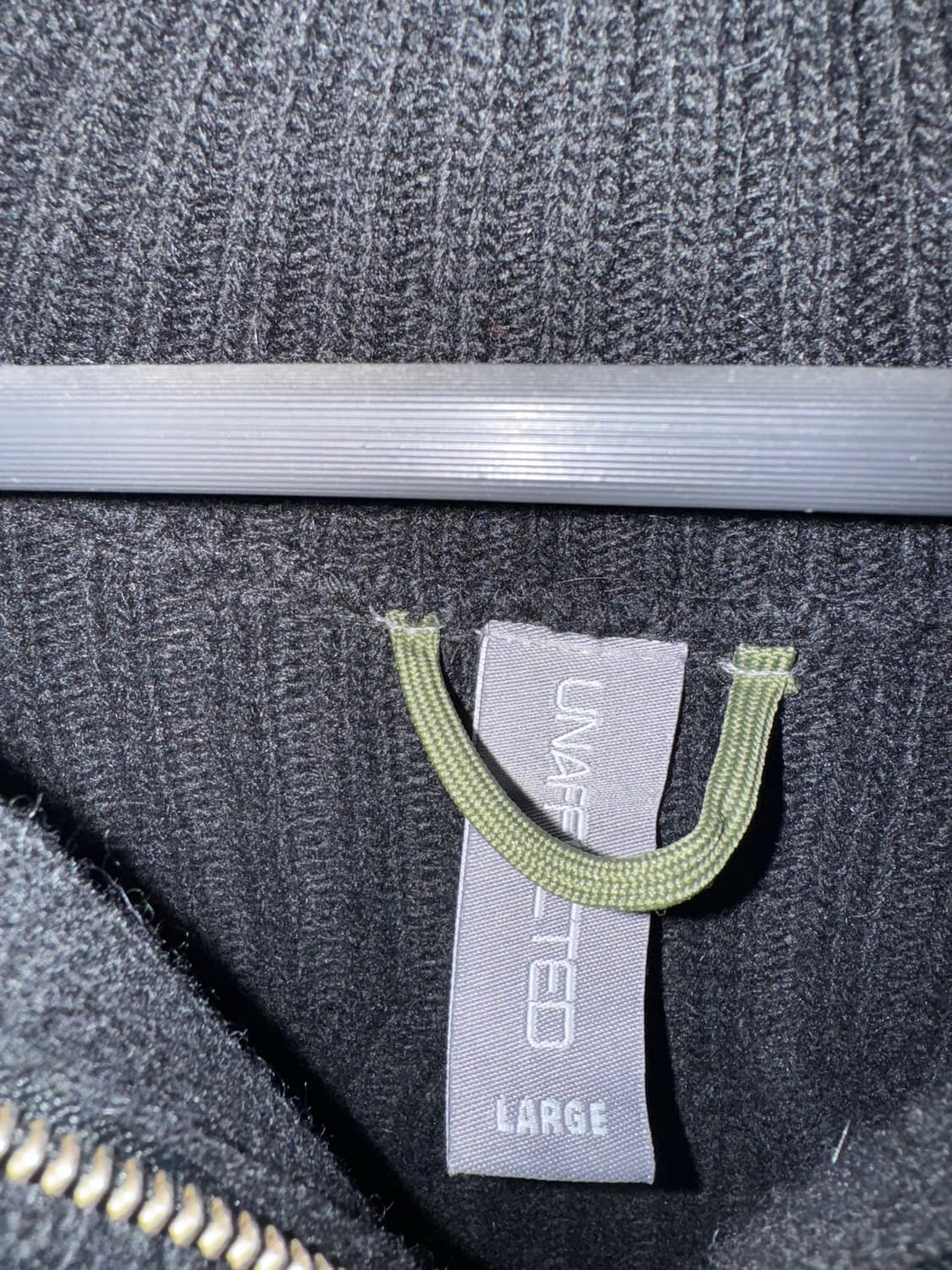 언어펙티드 집업 니트 상품이미지3