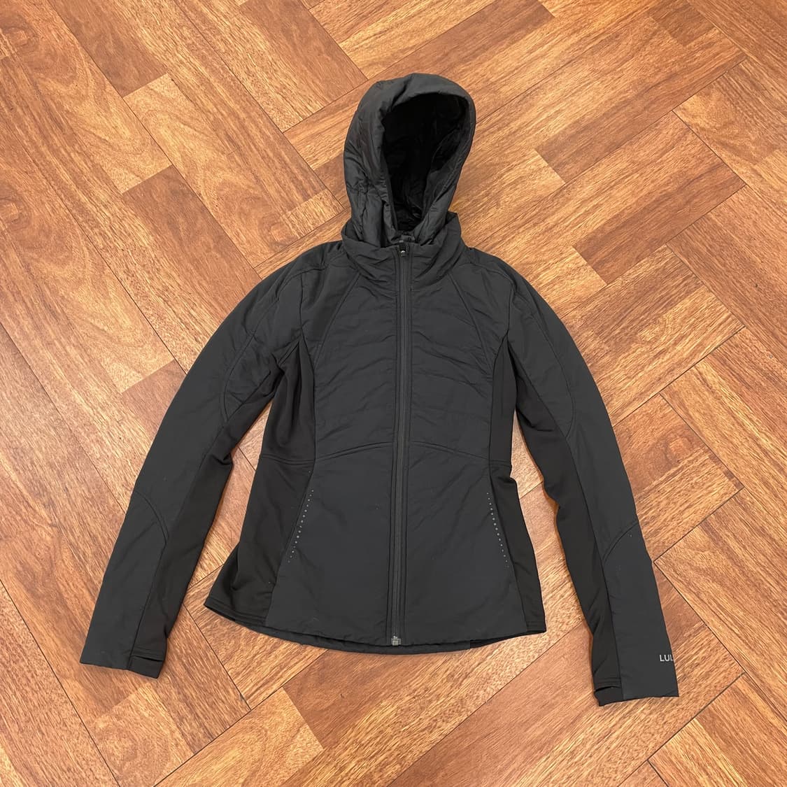 룰루레몬 프리마로프트 자켓 상품이미지1