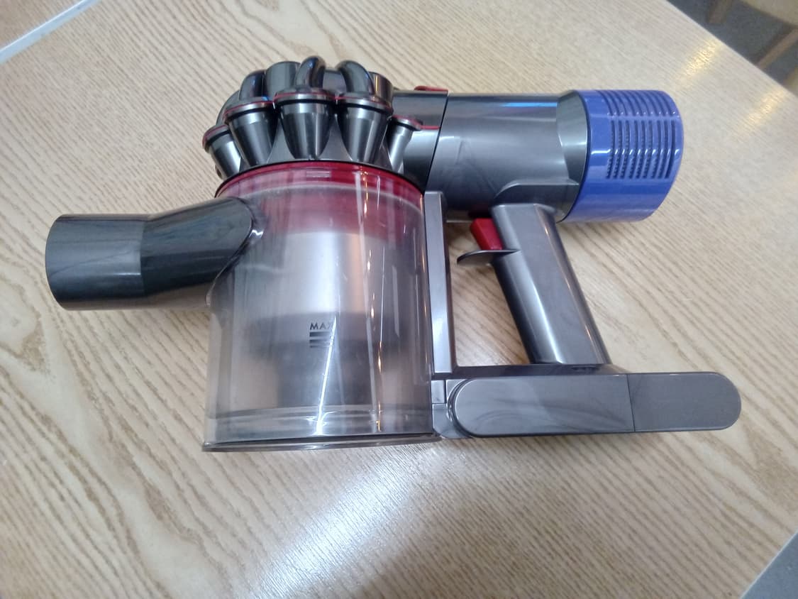 다이슨 V8 카본 앱솔루트 엑스트라 청소기
실버+레드 상품이미지2