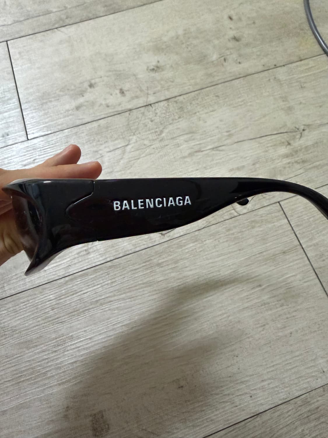 발렌시아가 스위프트 오발 선글라스 블랙 상품이미지3