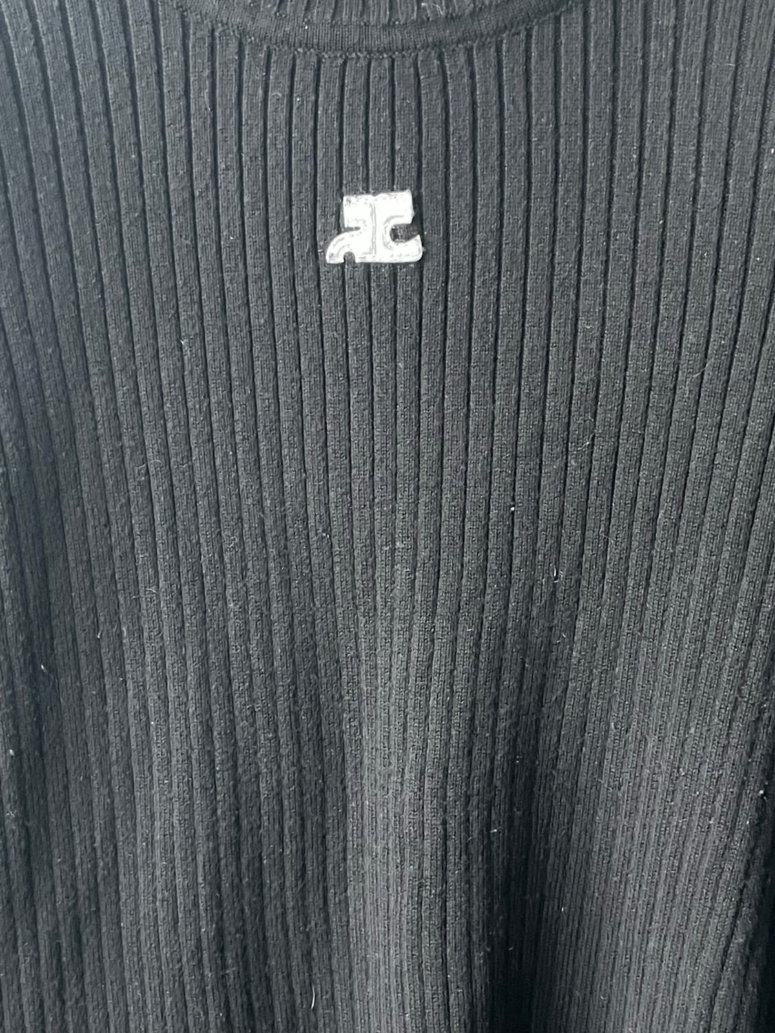 꾸레쥬(courreges) 모크넥 립 스웨터팝니다. 상품이미지4