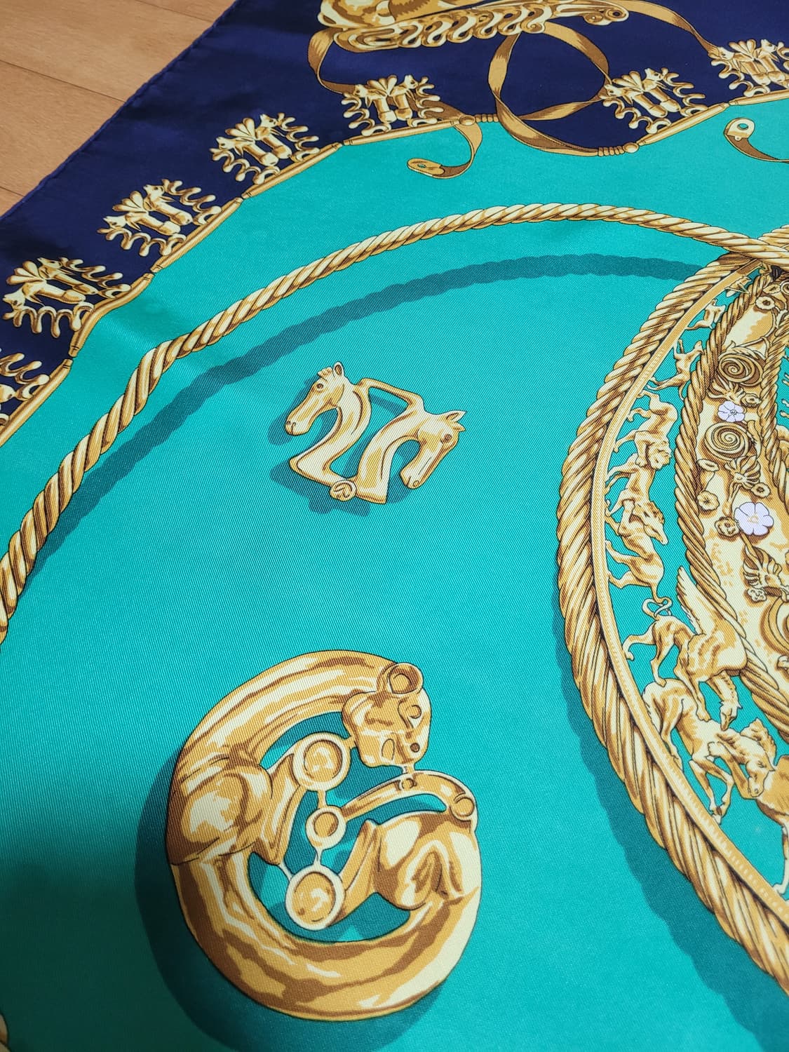 정품 에르메스 까레 실크 스카프 상품이미지9