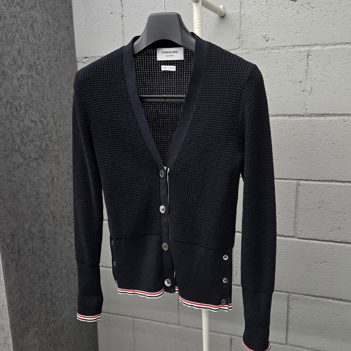 백화점판 / 톰브라운 RWB 삼선 와플 가디건 38 상품이미지1
