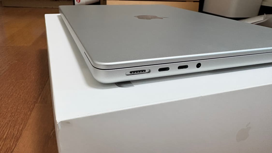 맥북프로 m3pro 14인치 18gb/512gb SSD 실버 상품이미지7