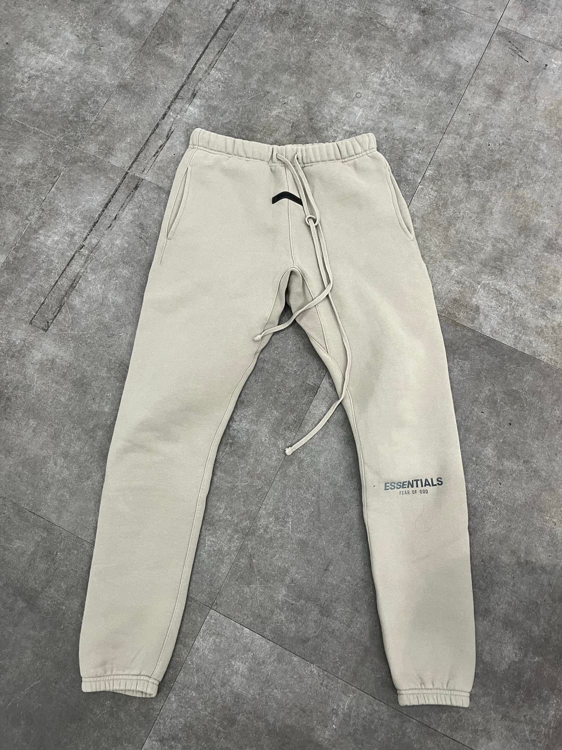 에센셜 스웻 팬츠 상품이미지1