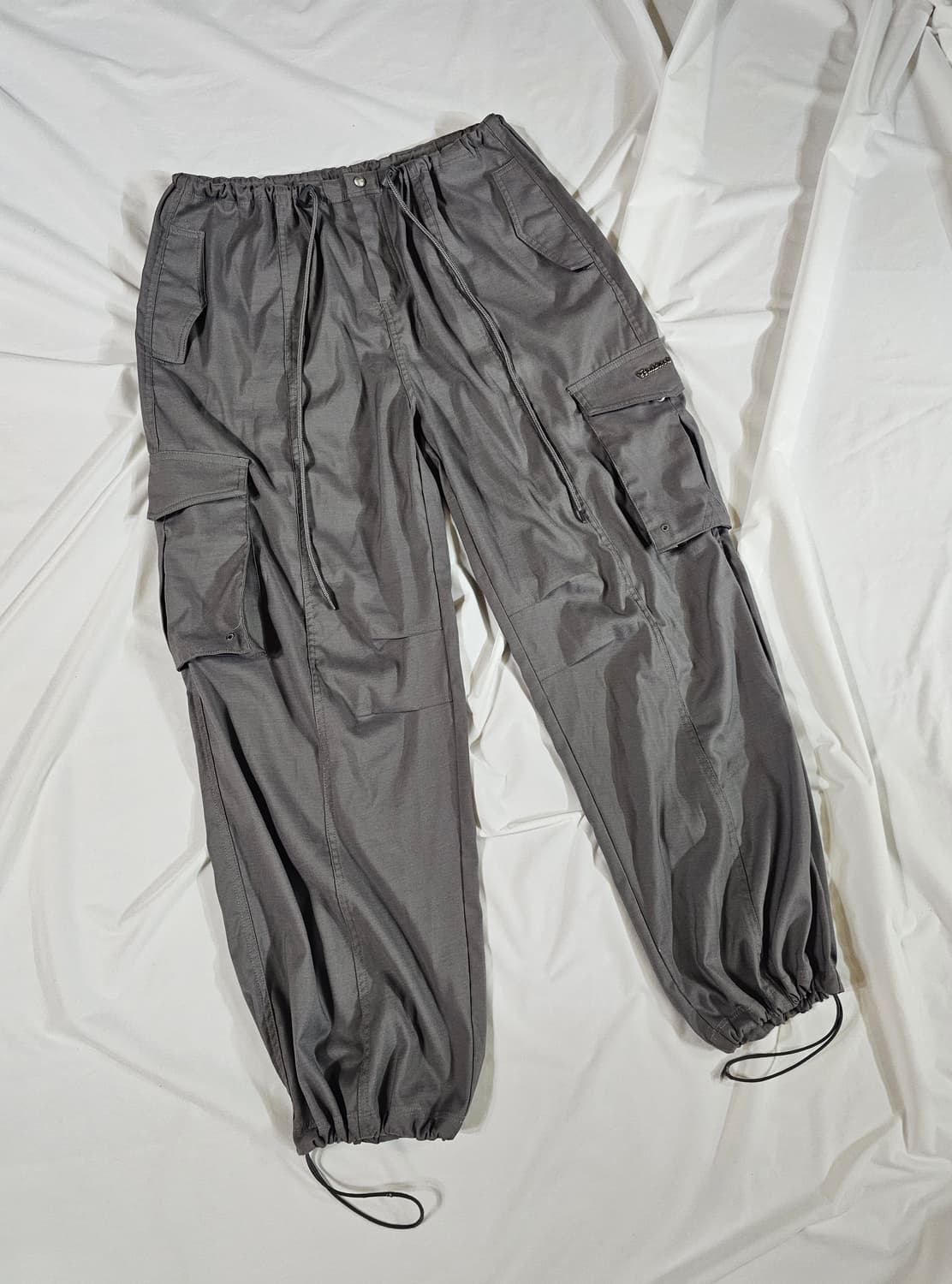 [xs] 배드블러드 미니멀 로고 울 개버딘 카고 팬츠 트라우져 상품이미지4