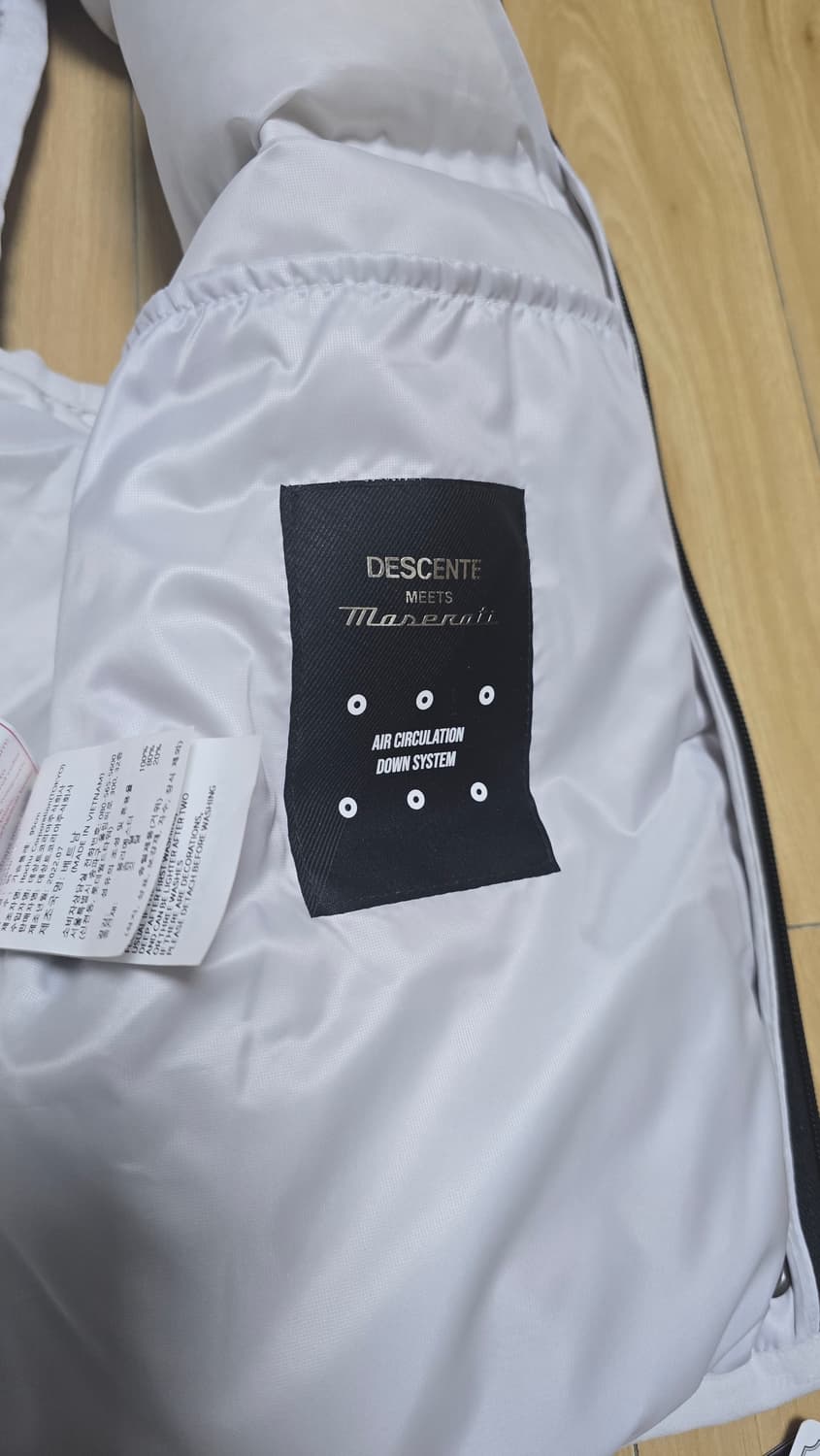 데상트 마세라티 콜라보 조끼 95사이즈 남성 상품이미지5