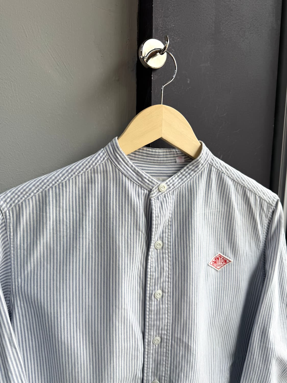 36/ 단톤 카라밴딩 스트라이프 미니로고 셔츠 상품이미지3