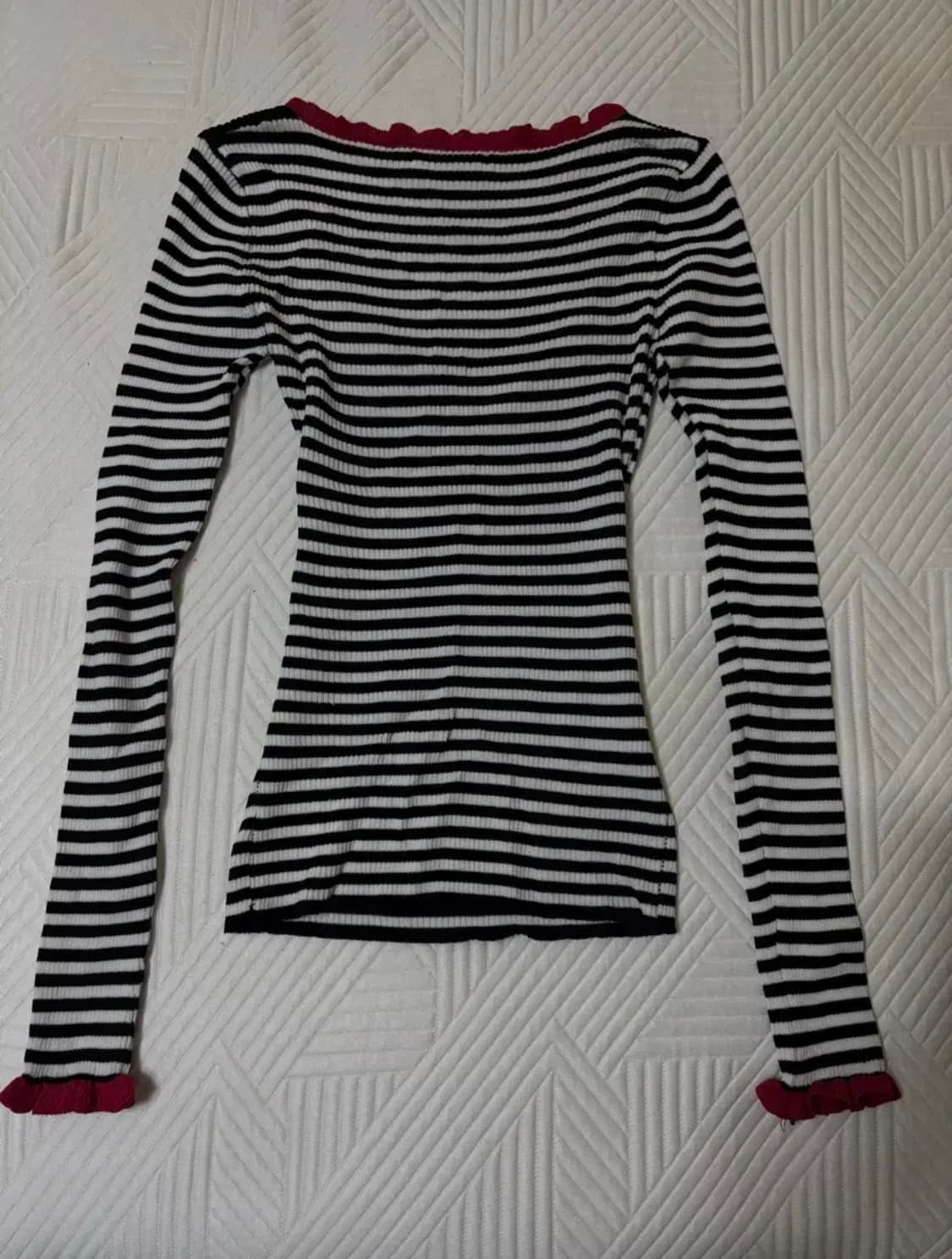 줄무늬 긴팔티 (브랜드 몰라서 브랜드 뜨는 거 아무거나 눌렀어요..) 상품이미지2