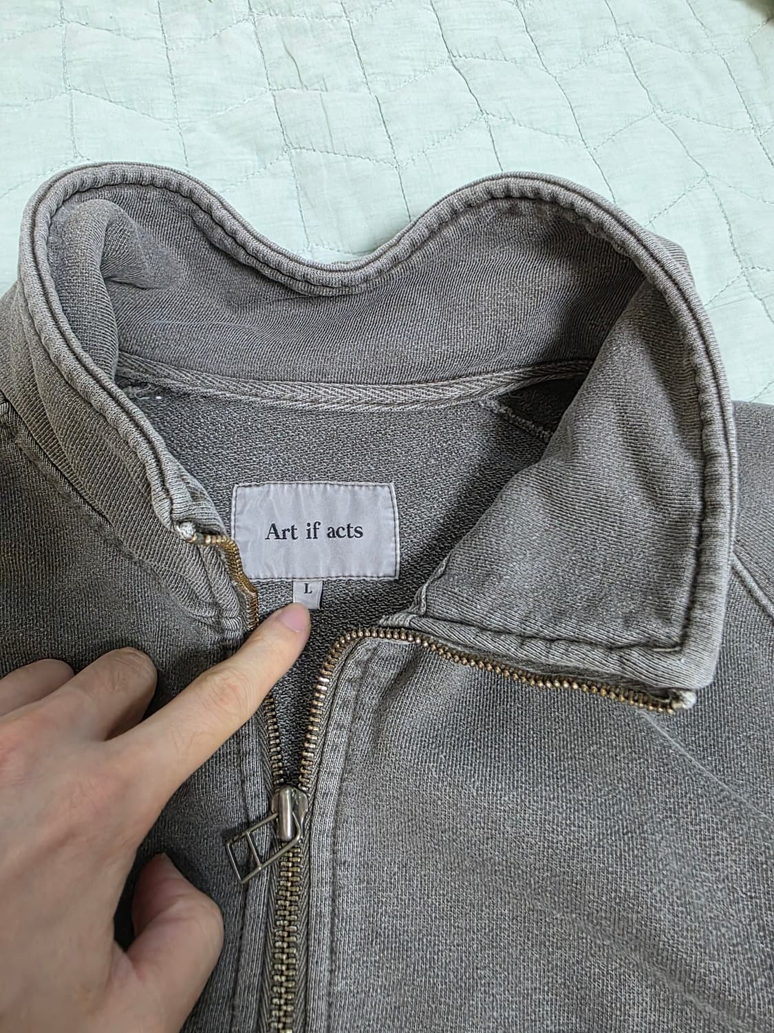 아트이프액츠 하프 집업 스웻셔츠 L사이즈 팝니다 상품이미지3