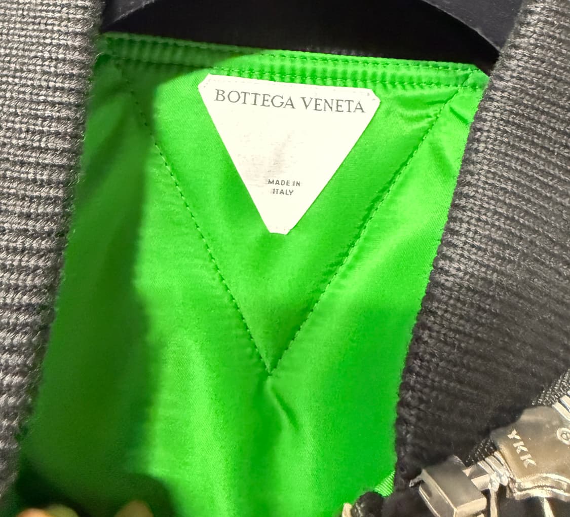 [L] 보테가 베네타 나일론 개버딘 후드 봄버 자켓 블랙 상품이미지3