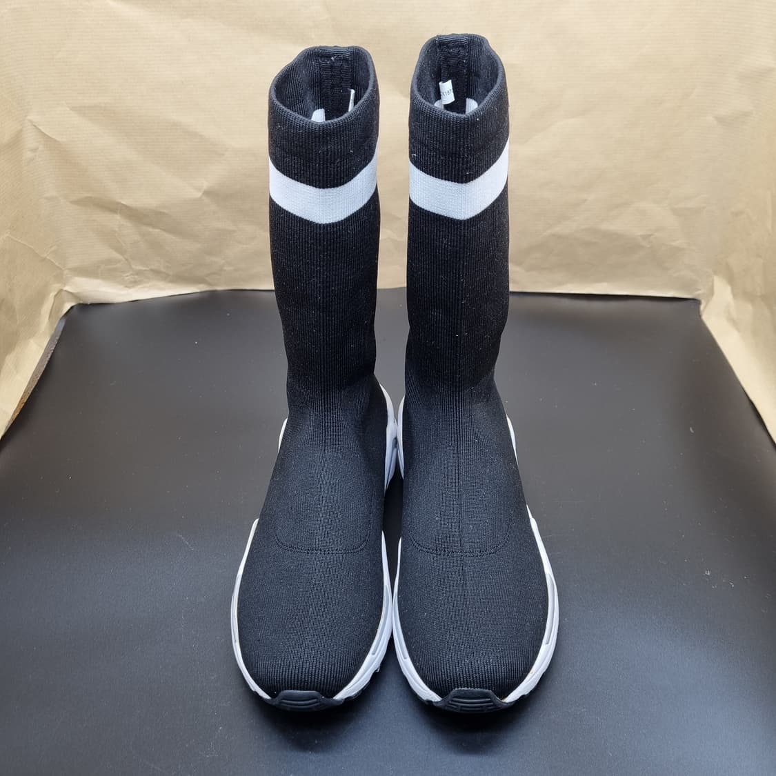 슈콤마보니 삭스스니커즈 235 상품이미지2