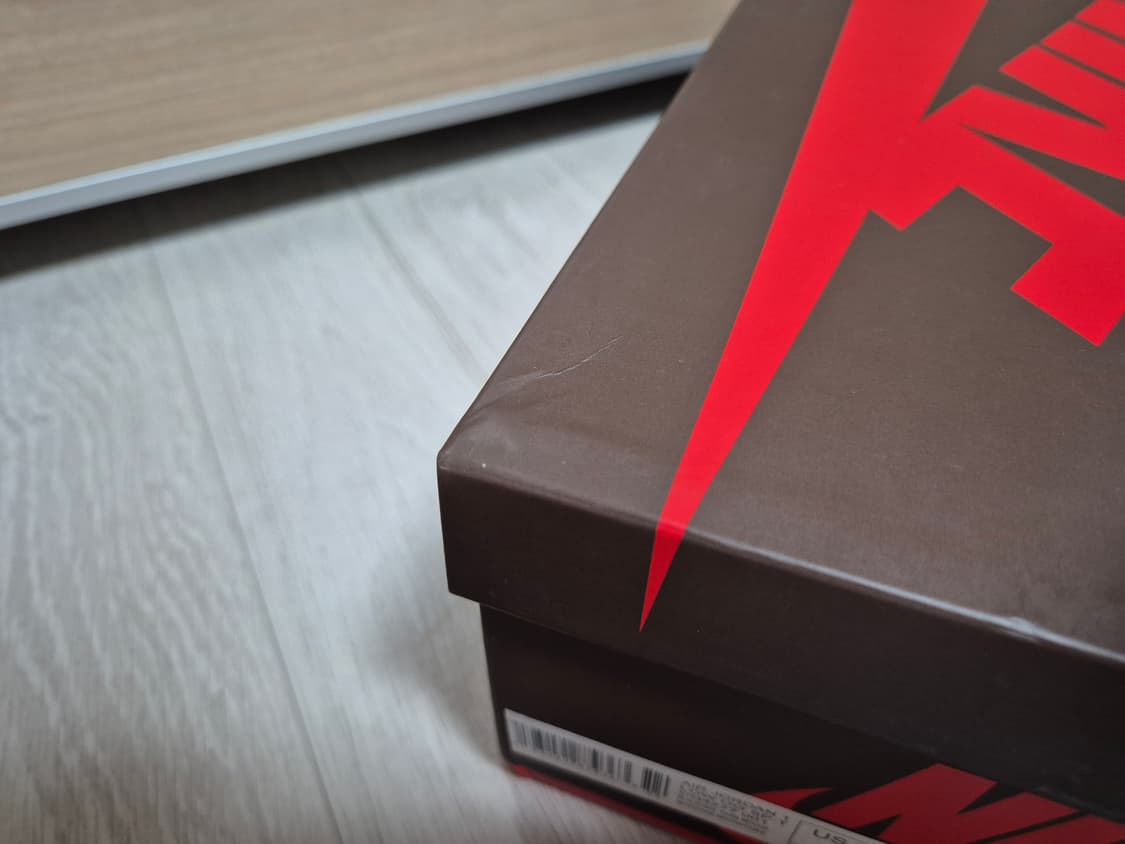 나이키 조던1 로우 트래비스 스캇 OG 모카 Tavis Scott 상품이미지9