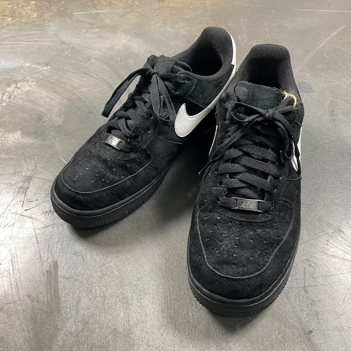 나이키 에어포스 블랙 스웨이드 상품이미지4