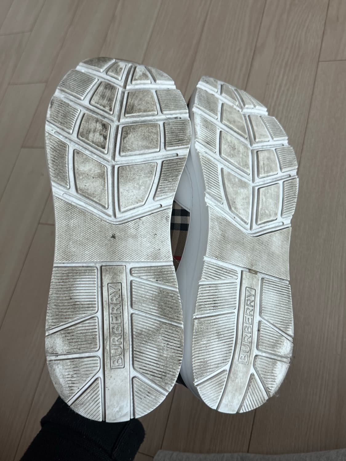 버버리 체크 스니커즈 44사이즈 상품이미지6
