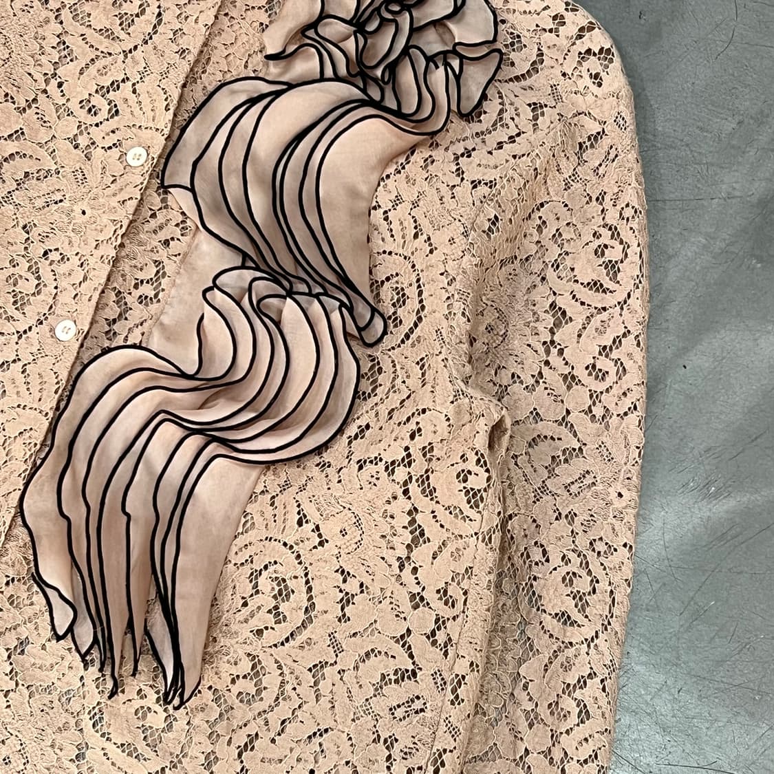  n21 레이스 프릴 셔츠 y15897 상품이미지4