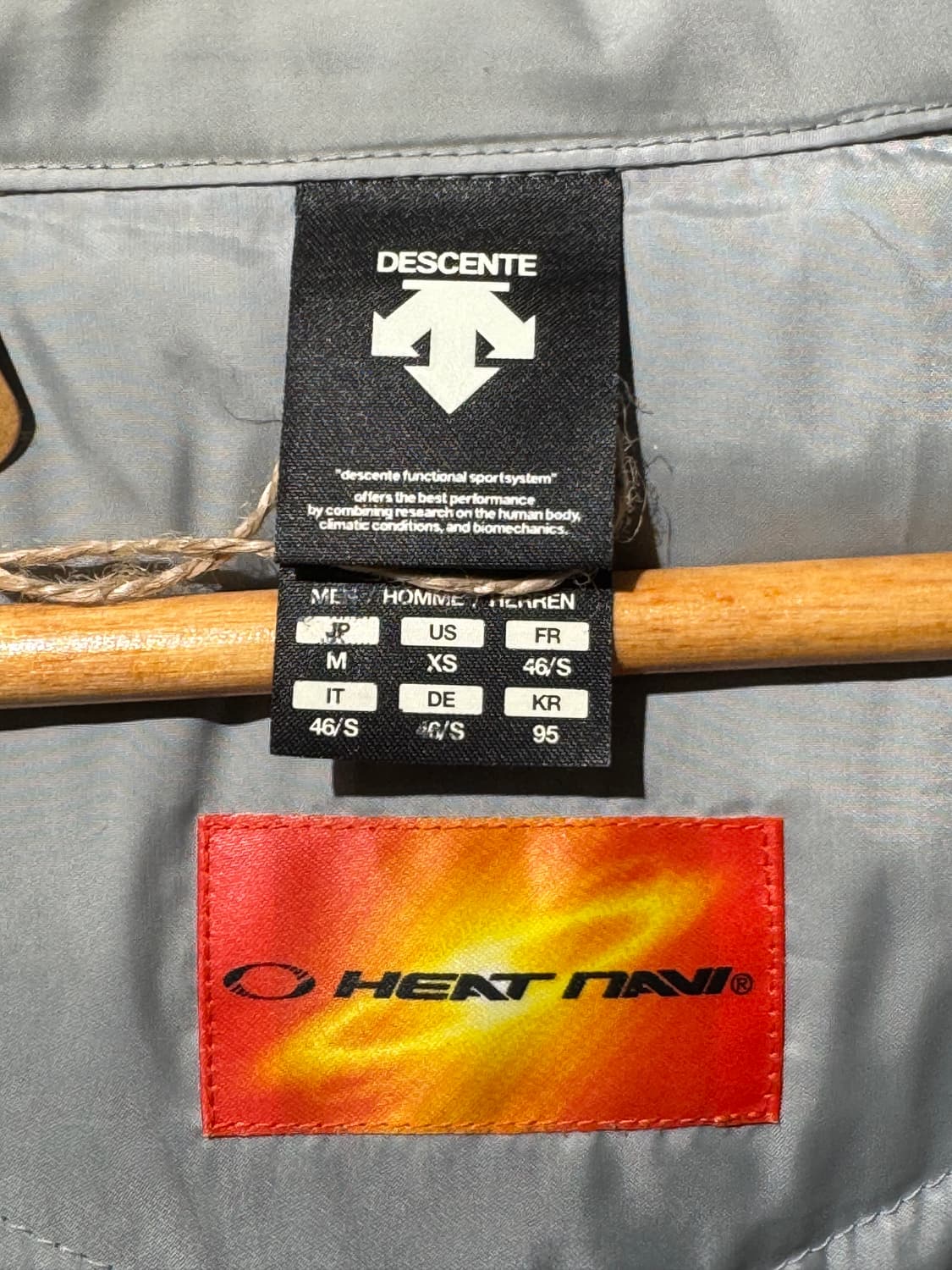 데상트 듀알리스 타이다이 경량패딩 구스다운 고프코어 M 상품이미지6