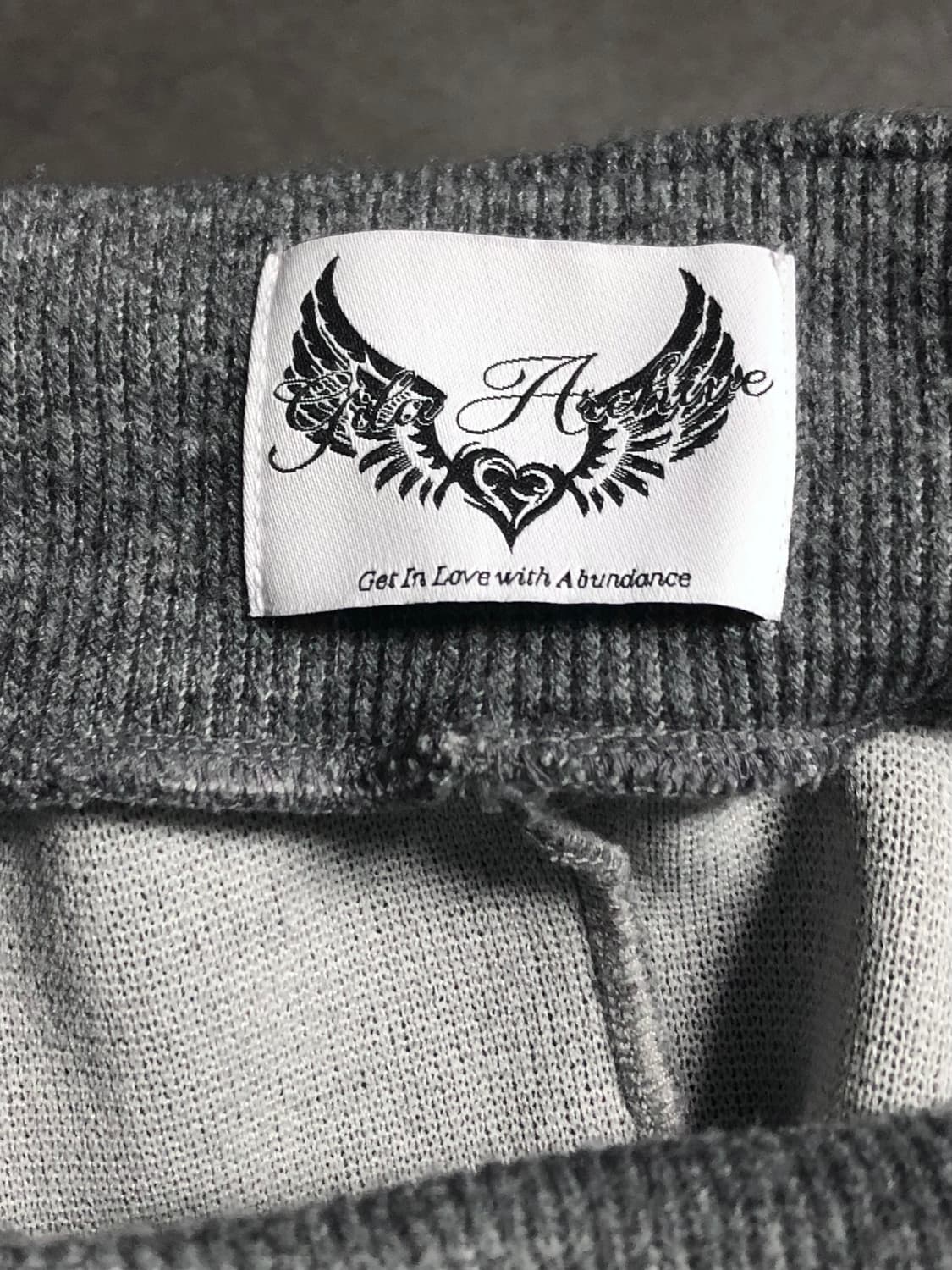 길라아카이브 bold logo pocket knit shorts grey 상품이미지8