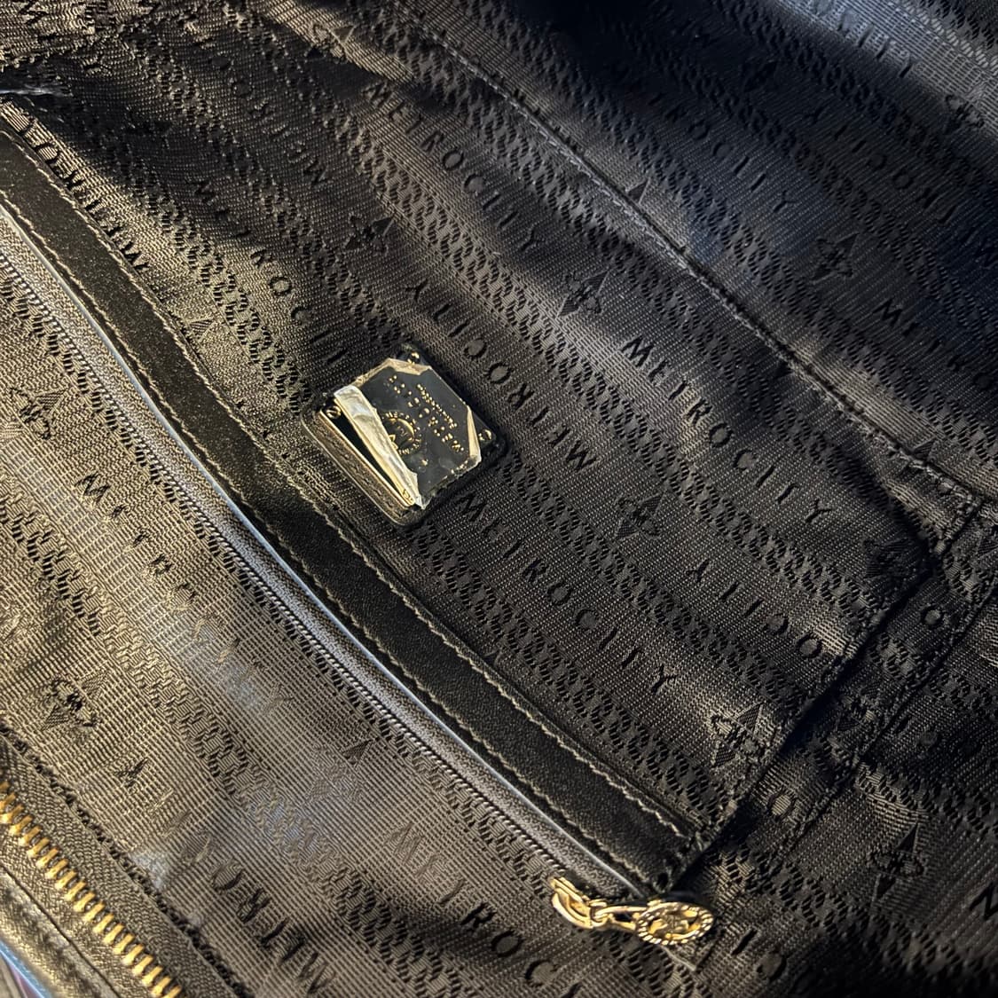 정품 메트로시티 가죽 숄더백     상품이미지8