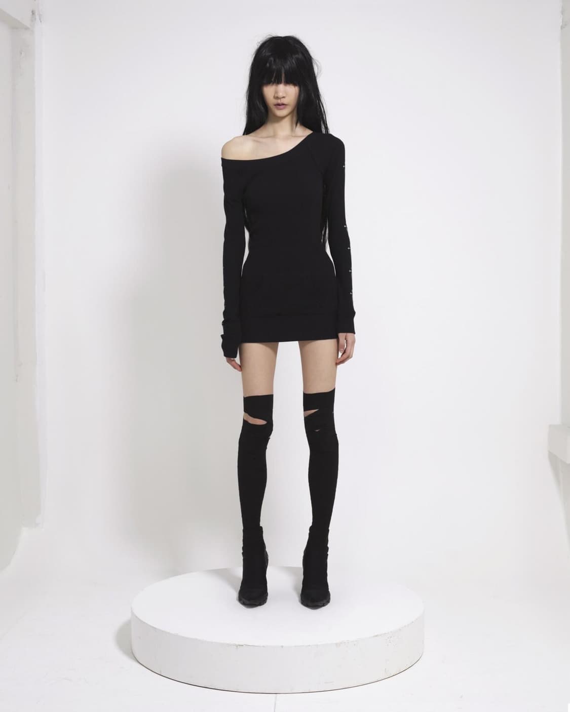 Off-shoulder Mini Dress (Black) 상품이미지3