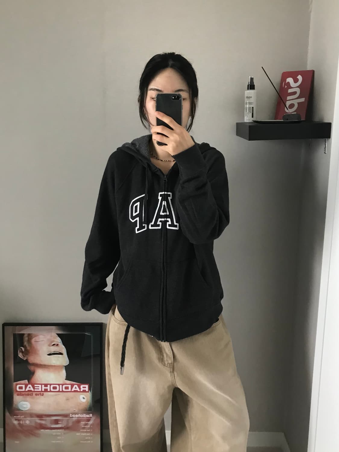 갭 중앙 빅 로고 차콜 후드집업 상품이미지1