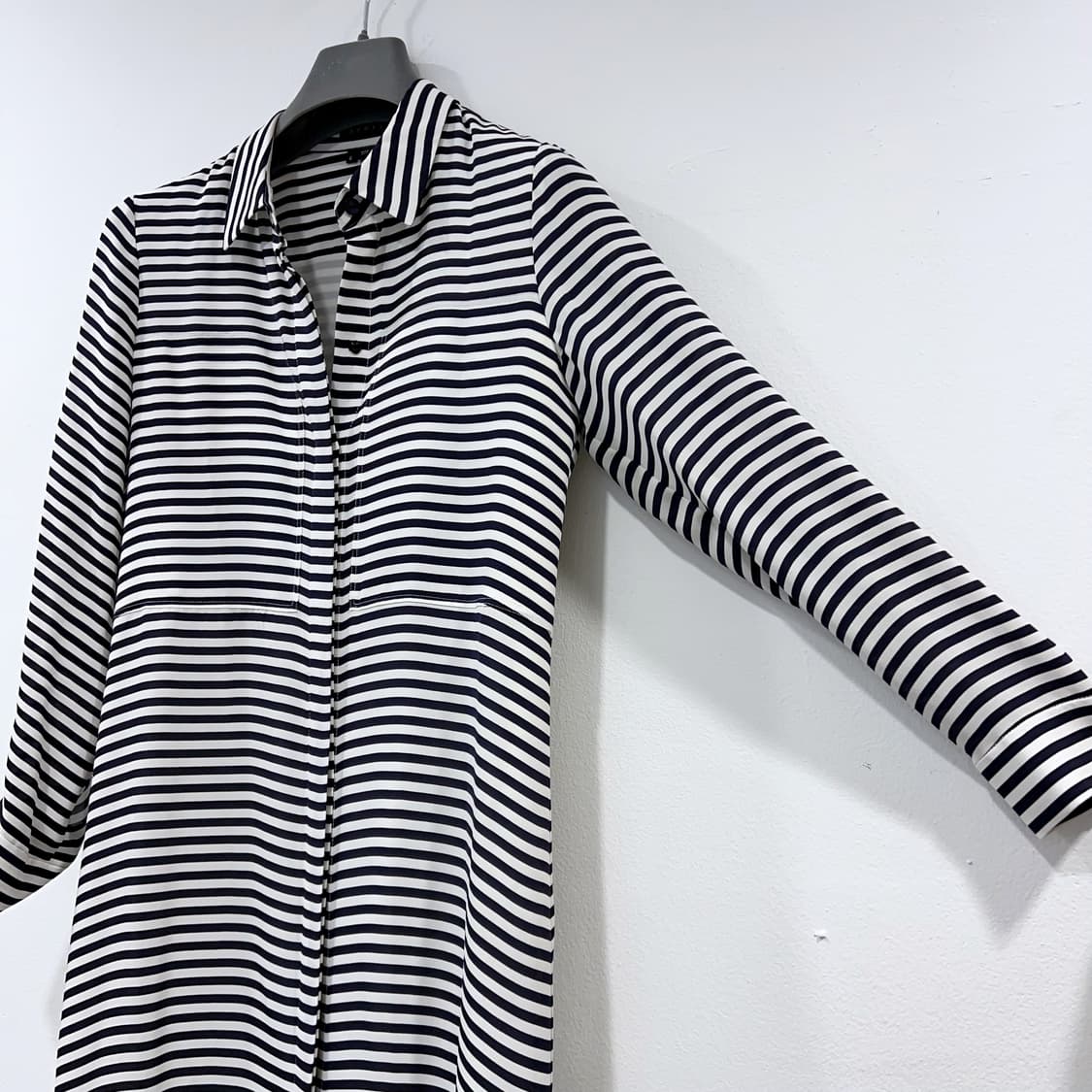 Theory 띠어리 실크 롱 블라우스 상품이미지4