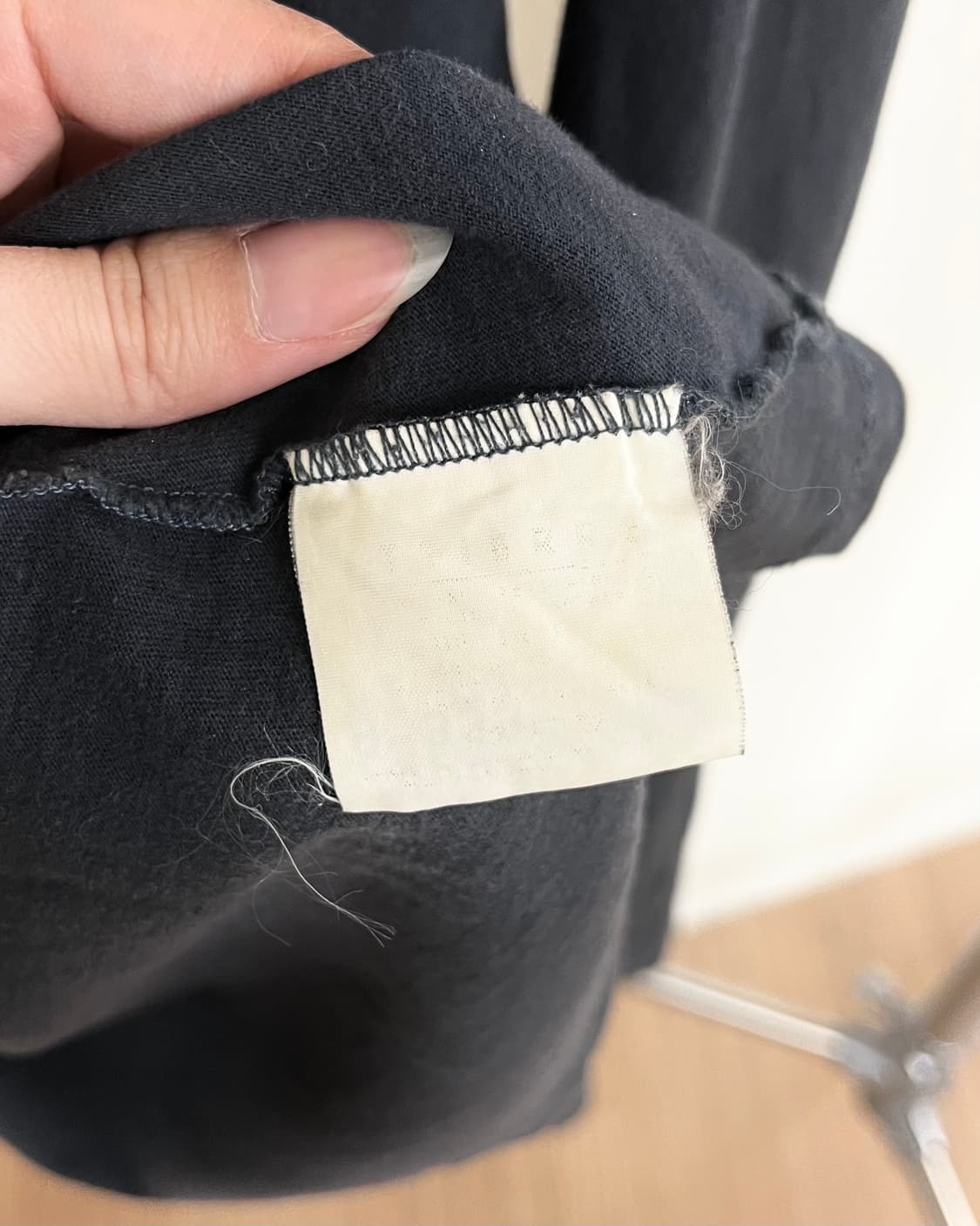 돌체앤가바나 블랙 글리터리 넥라인 롱슬리브 상품이미지8