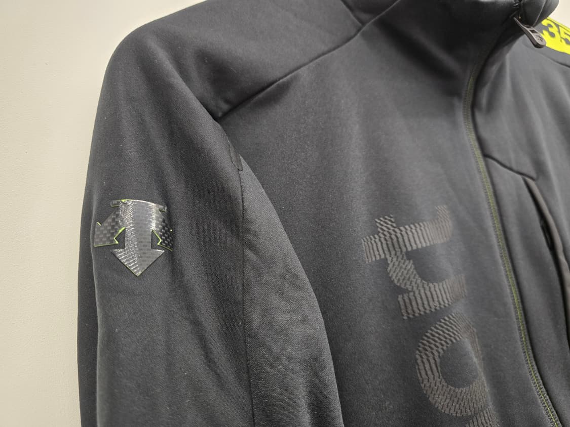 데상트 남성 무브스포츠팩 터프써모 집업.
싸이즈 95~100  택포 상품이미지3