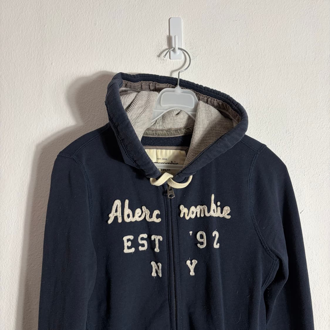 Abercrombie & Fitch 로고 패치 네이비 후드 집업 상품이미지3