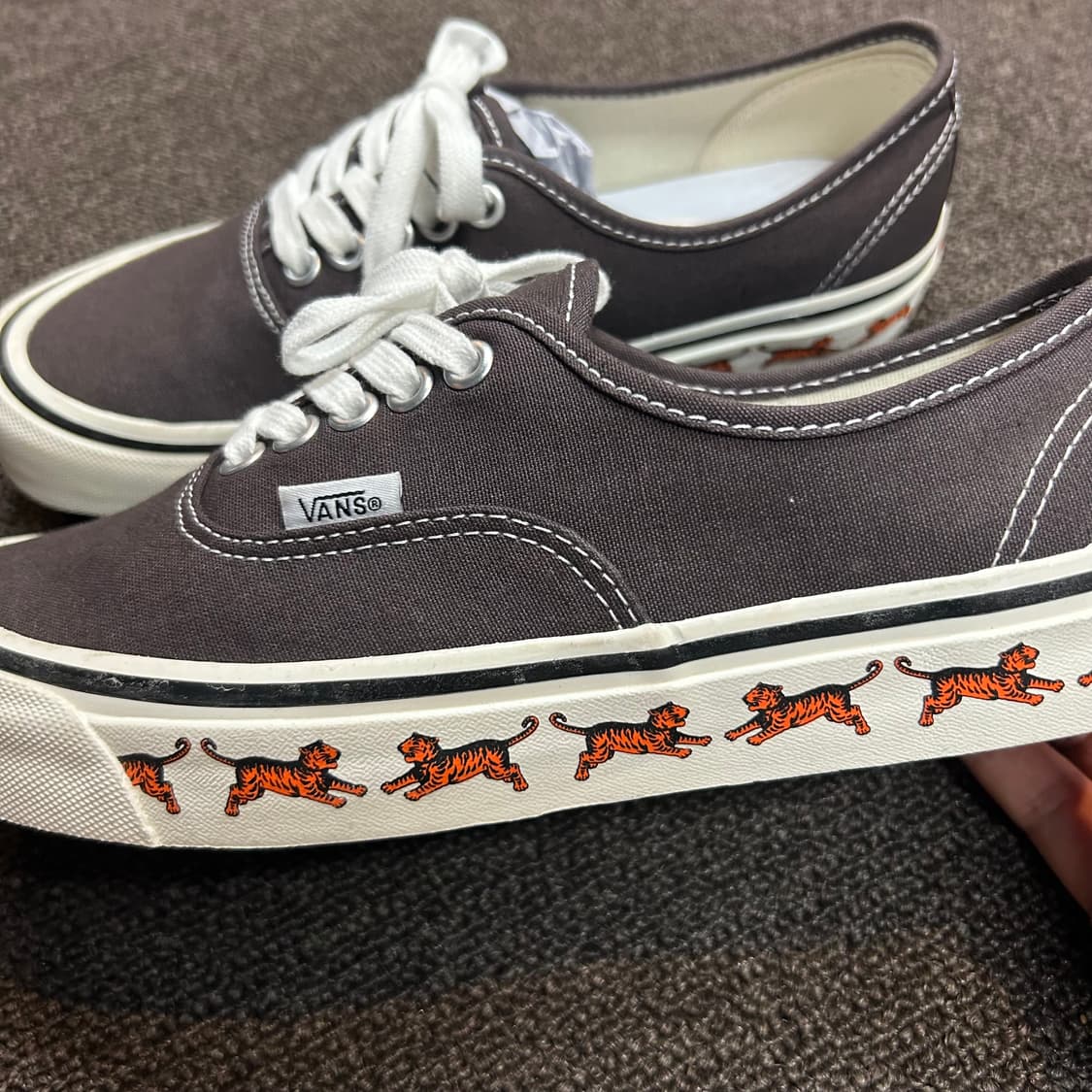 255) 반스 어센틱 타이거 정글 사이드월 새상품급 상품이미지3