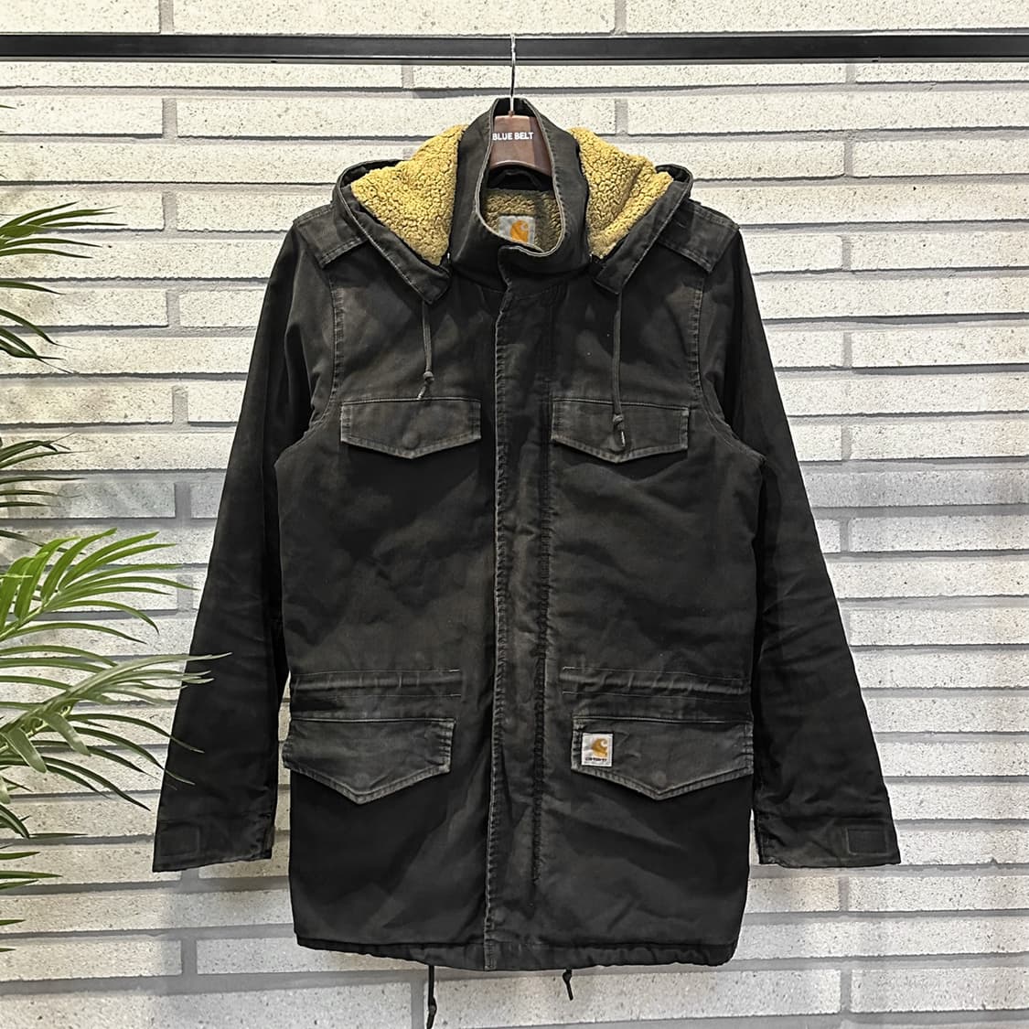 칼하트 후드 필드 자켓 쉐르파 안감 4포켓 스트링 디테일 블랙 상품이미지2
