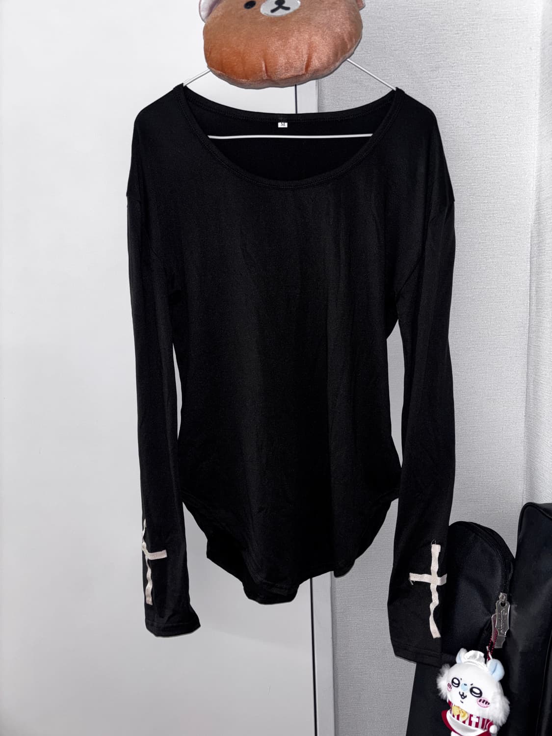 Black cross long-sleeve Tshirts 상품이미지1