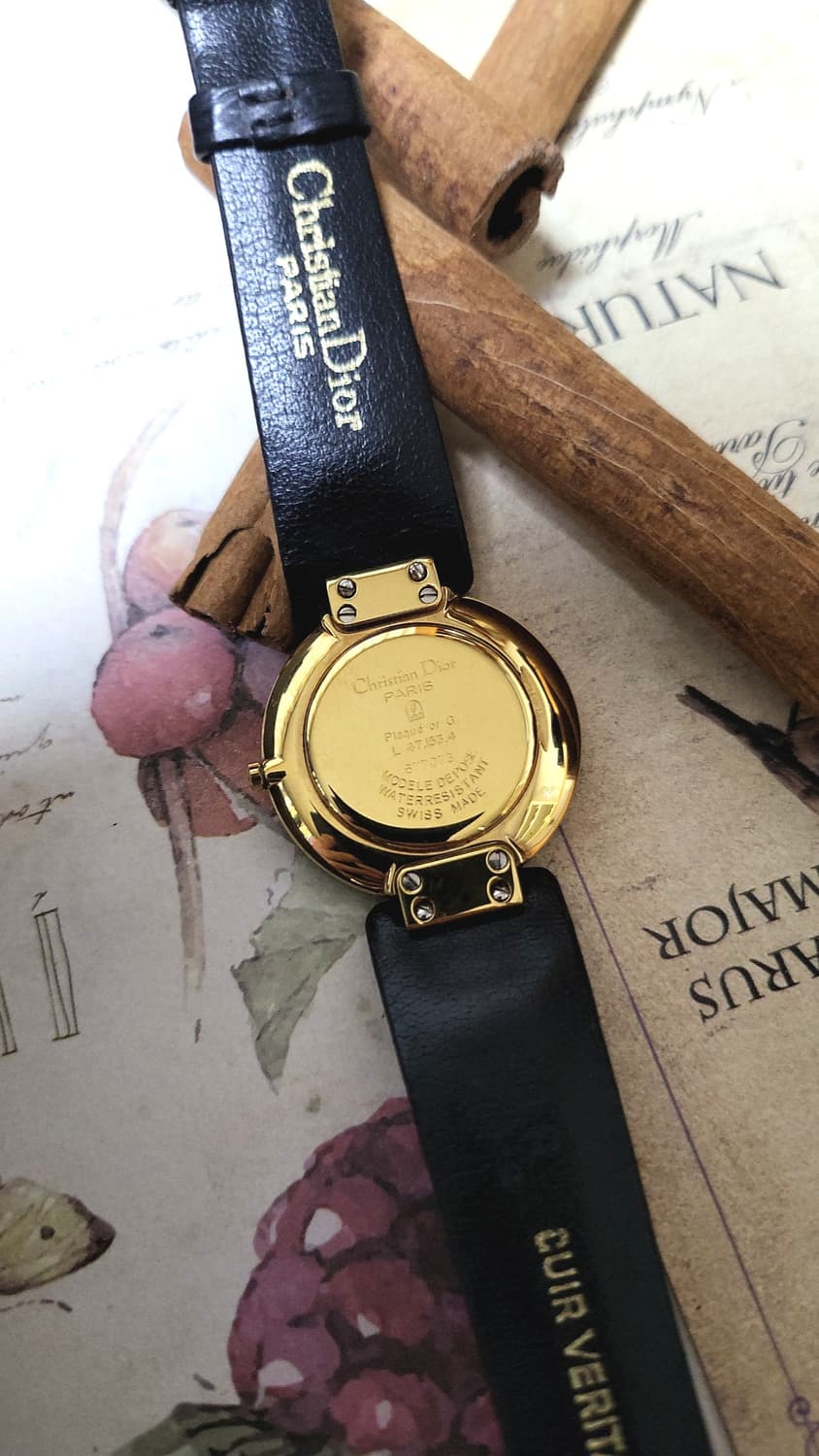 정품 크리스찬디올 블랙문 골드 쿼츠시계[정품 박스포함] 상품이미지8