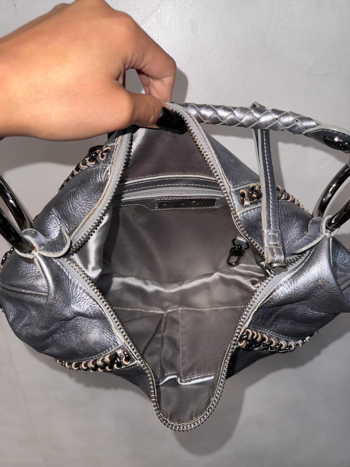 Kenneth Cole silver western stitch 숄더백 상품이미지5