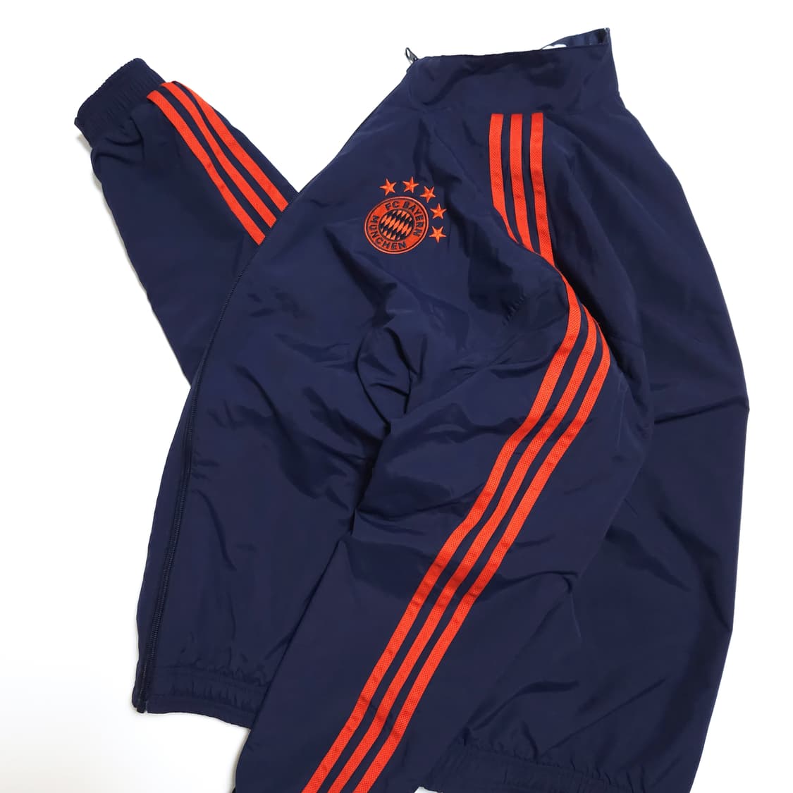 아디다스 23-24 바이에른 뮌헨 앤썸 바람막이 자켓 상품이미지4