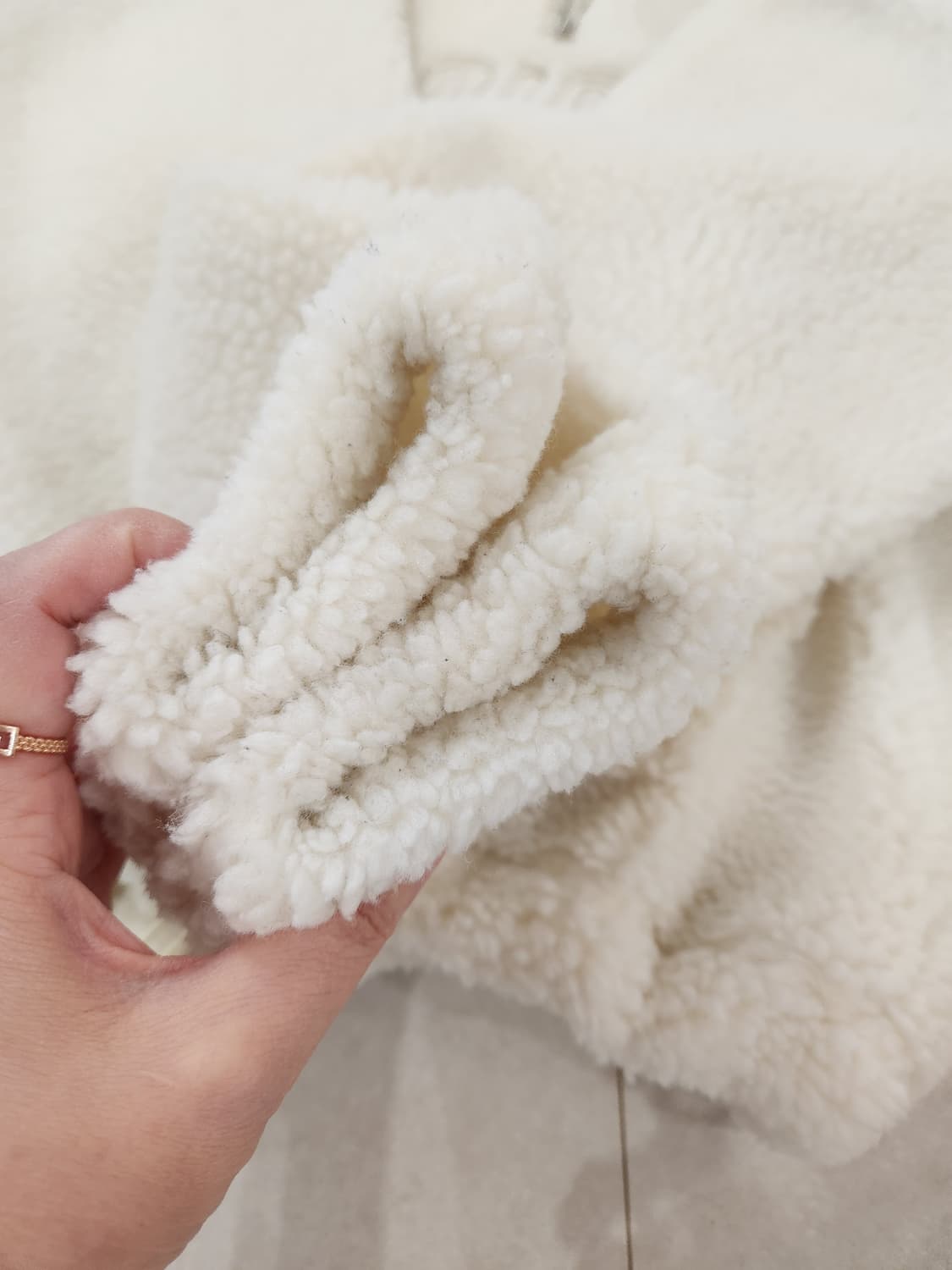 오아이오아이 양털아노락후드 상품이미지5