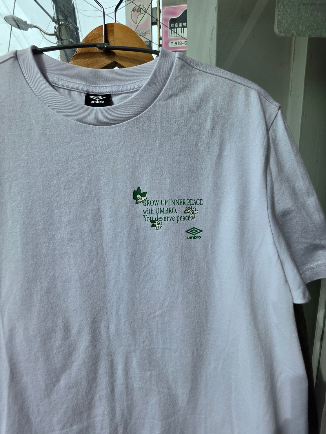 엄브로 이너피스 스토리 반팔 티셔츠 화이트-90 상품이미지2