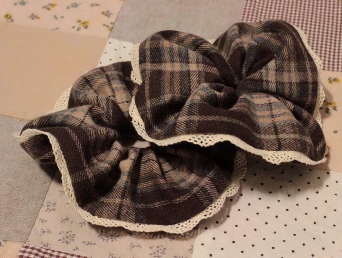 핸드메이드 레이스 브라운 체크 스크런치 상품이미지2